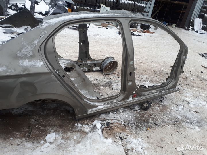 Батон крыши боковина правая пежо 301 peugeot 301