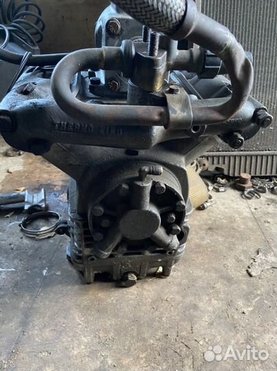 Компрессор на рефрижератор