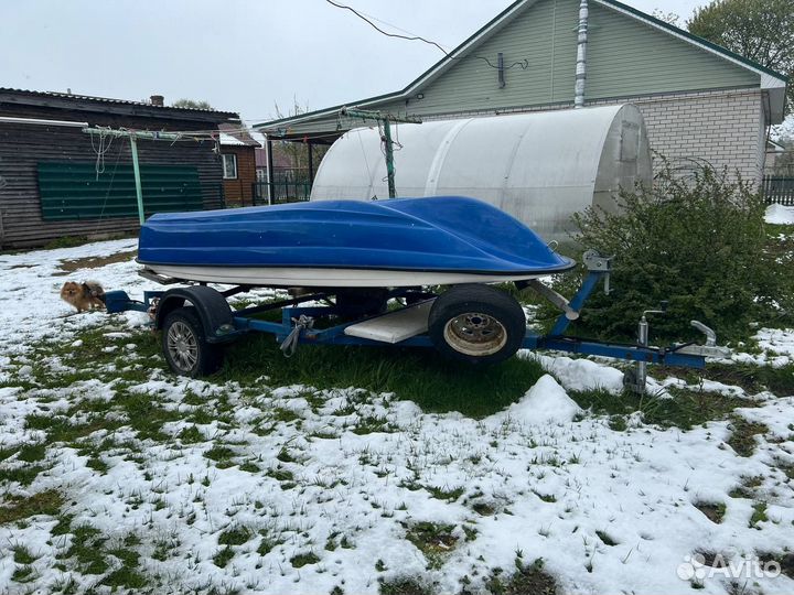 Моторная лодка с мотором