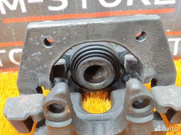 Суппорт задний правый Bmw X5 E53 M62B44 2000