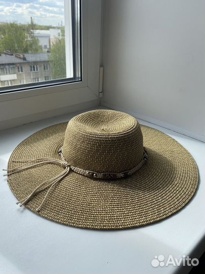 Шляпа женская соломенная