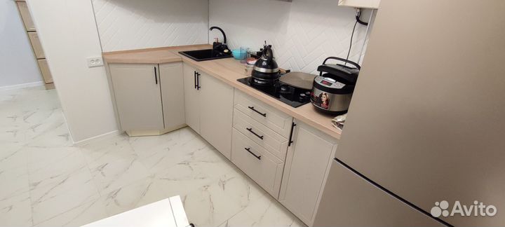 Ремонт замена фасадов столешниц кухни мебели