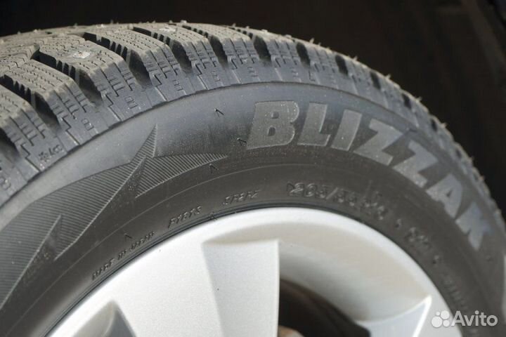 Bridgestone Blizzak Spike-02 SUV 225/65 R17 106T