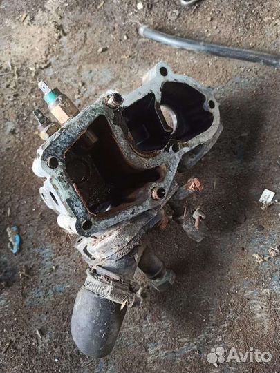 Корпус термостата peugeot 405