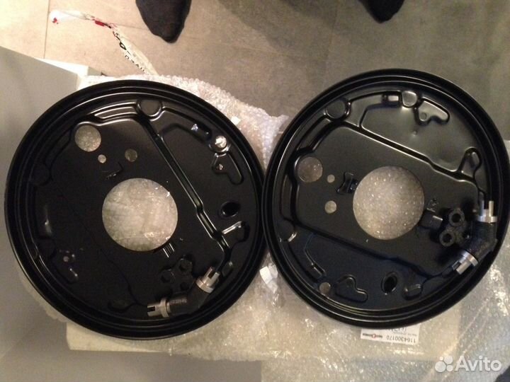 На Т2,Т3 тормозные щиты задние,новые