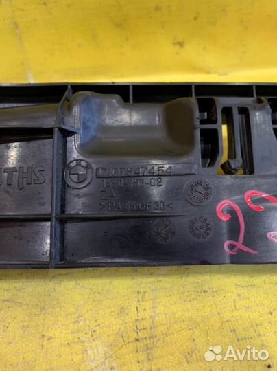 Крепление радиатора левое Bmw 3-Series E90