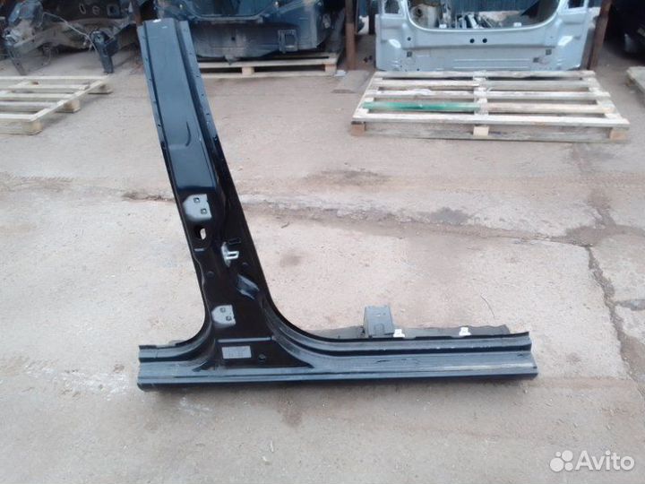 Средняя стойка правая LADA Vesta 21179 2018