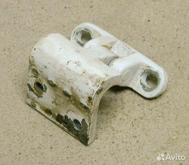 Петля багажника VW Golf 2