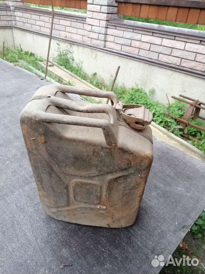 Канистра времен ВОВ