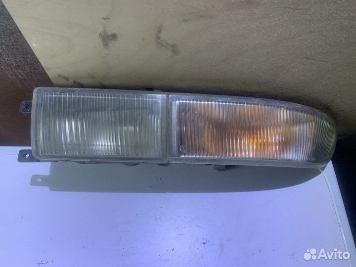 Левый габарит toyota carina AT170