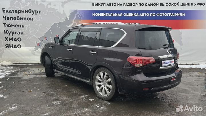 Отражатель в бампер задний левый Infiniti QX56 (Z62) 26565-JJ90A