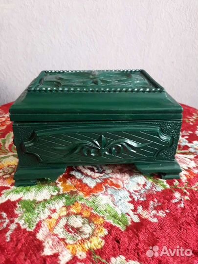 Винтажная шкатулка, резная из дерева