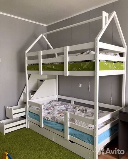 Детская двухъярусная кровать домик с комодом