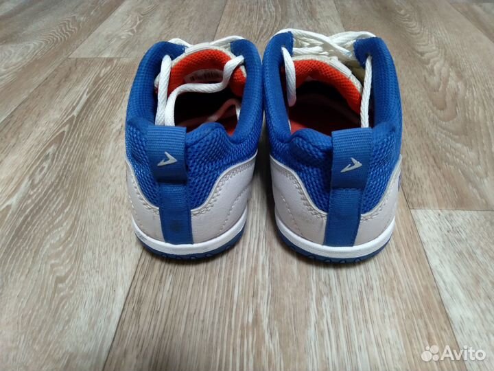 Футзалки/кроссовки/обувь для футбола/бутсы