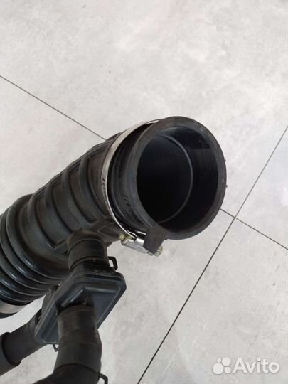 Патрубок воздушного фильтра Infiniti g25 vq25hr