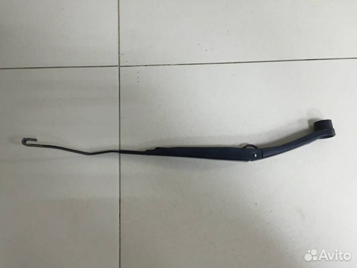 Поводок стеклоочистителя передний левый Hyundai So