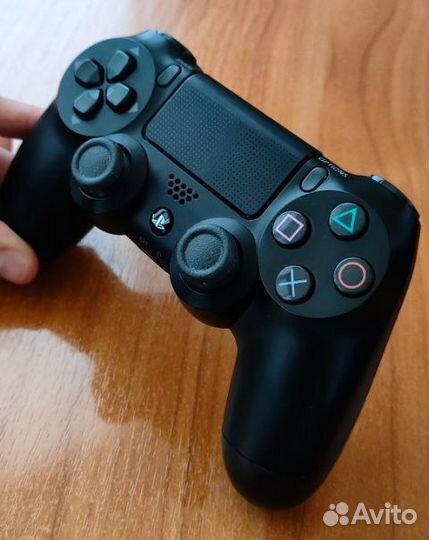 Геймпад Sony Dualshock 4