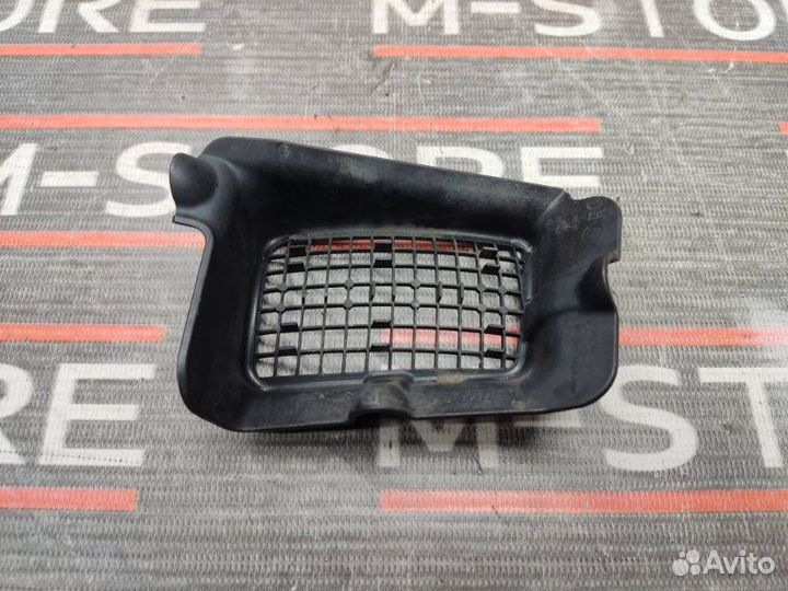 Решетка вентиляционная передняя правая Bmw