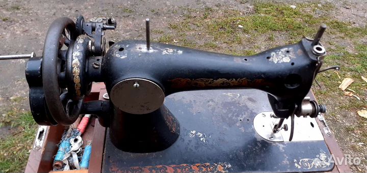 Швейная машинка старинная
