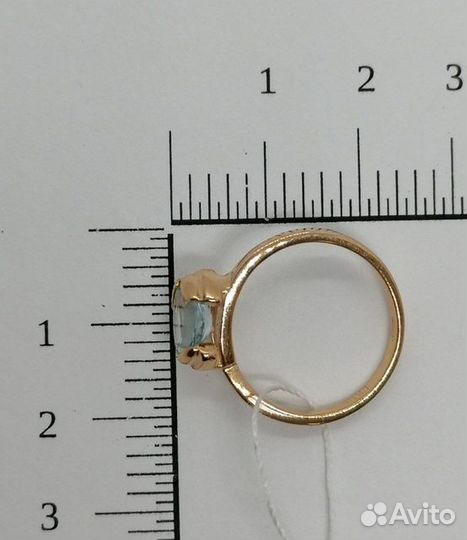 Золотое кольцо с камнем 17р
