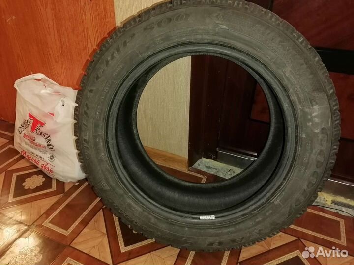 Goodyear UltraGrip 500 235/55 R17 98T