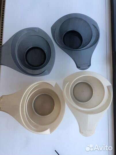 Кисти,миски,расчески,фартуки и тд. б/у