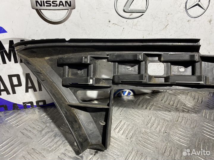 Направляющая заднего бампера левая Touran 1