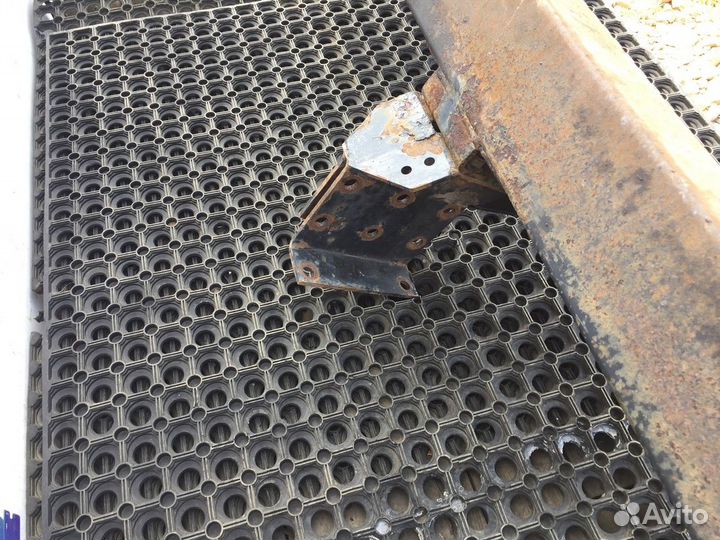 Усилитель переднего бампера Man L2000