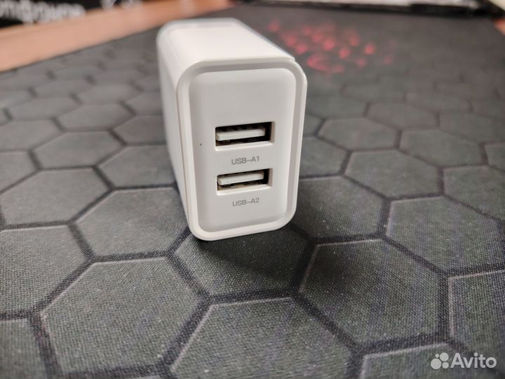 Зарядное устройство на 2 USB