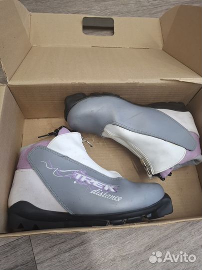 Лыжные ботинки