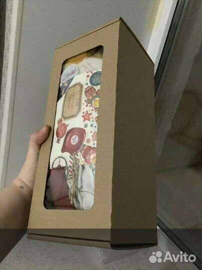 Подарочная коробка упаковка