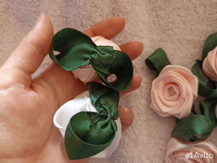 Декоративные цветы из атласа