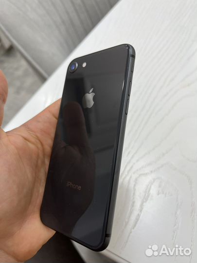 Телефон iPhone 8 64 gb