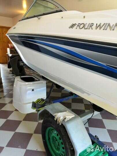 Американский катер Four Winns 180