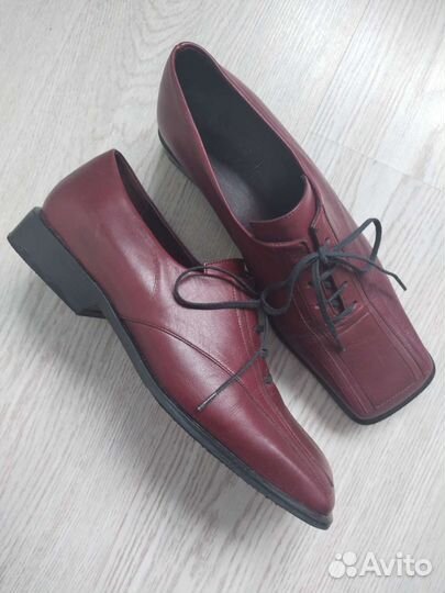 Джинсы+свитер+ботинки+берет.Женская одежда пакетом