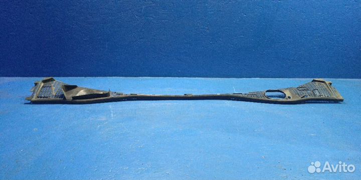 Жабо (планка под лобовое) Renault Sandero