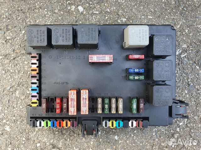 Блок предохранителей задний для Mercedes W216 W221