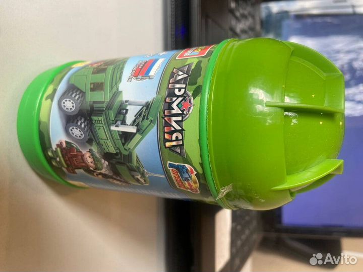 Коробка конструкторов новые цена за все вместе