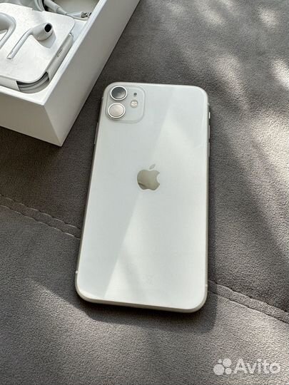 iPhone 11, 64 ГБ
