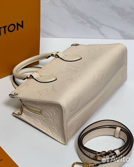 Сумка Louis Vuitton M23698