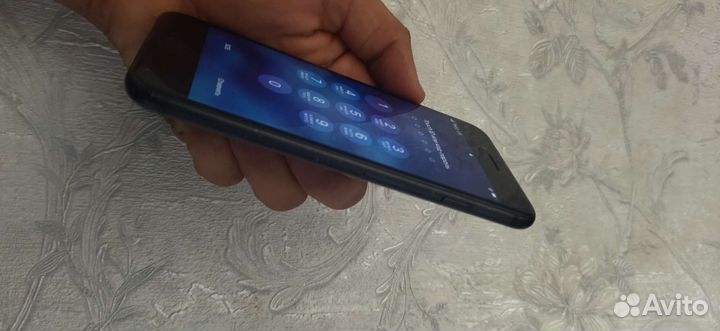 Телефон iPhone 7 32