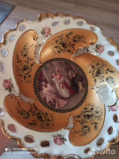 Фарфоровая ваза, шкатулка гжель