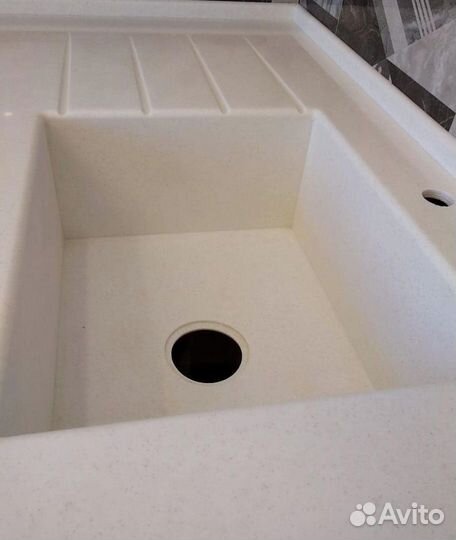 Кухонная столешница из искусственного камня