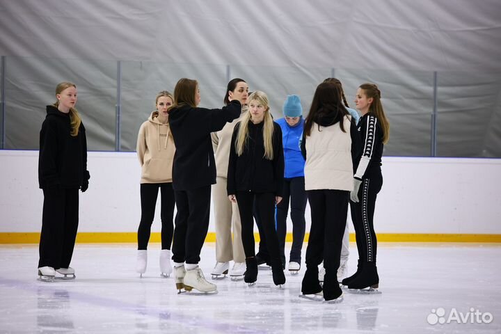 Тренер по фигурному катанию