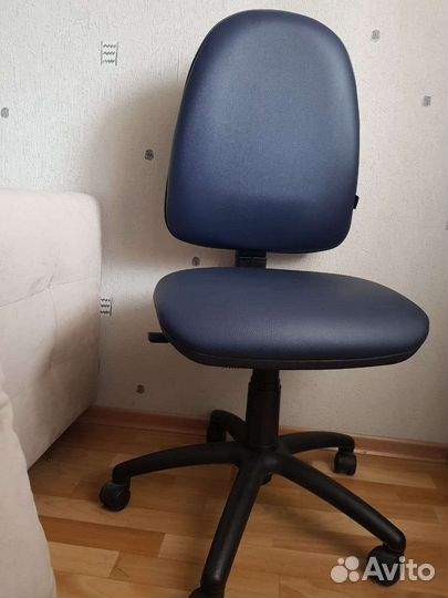 Компьютерное кресло Престиж новое