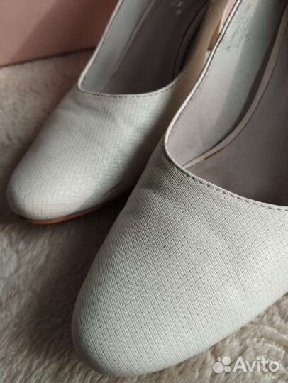 Туфли белые