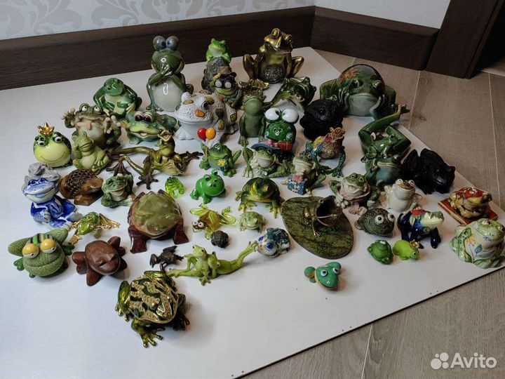 Статуэтка лягушка