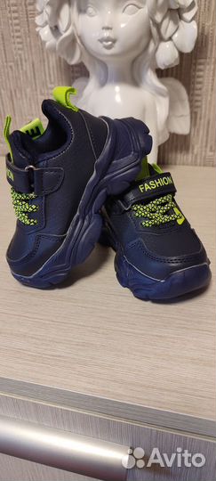 Кроссовки для мальчика 23 размер новые