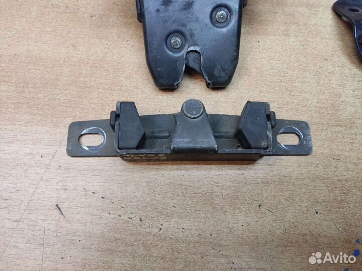 Замок крышки багажника, Volvo 960