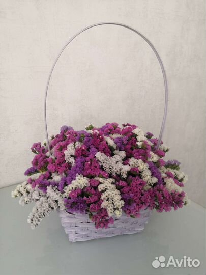 Корзинка со статицей